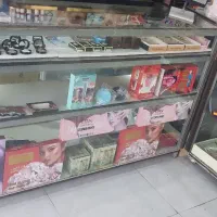 ویترین  کشودار  درجه یک و تابلو روان
