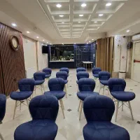سالن همایش، کنفرانس، ورکشاپ و آموزشی غرب تهران|اجارهٔ کوتاه‌مدت دفتر کار و فضای آموزشی|تهران, درختی|دیوار
