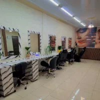 استخدام ناخنکار و اجاره اتاق