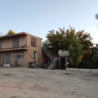 تجاری و خانه باغ