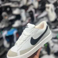 فروش انواع کتونی با برند نایکی کایکپی درجه دو