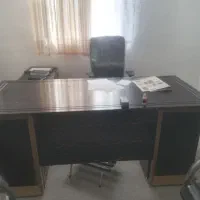 میز مدیریت و صندلی