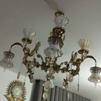 لوستر برنز ۸شعله فرشته ملکه وساعت دیواری برنز عقاب|لوستر و چراغ آویز|قم, امامزاده ابراهیم|دیوار