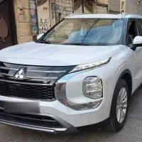 اوتلندر ام لاین ۲۰۲۶ سفید کهکشانی