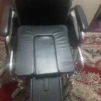ویلچر مجهز به توالت فرنگی قابل استفاده درحمام