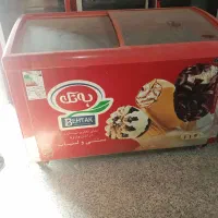 دوتا یخچال و ی فریزر بستننی