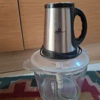 خردکن برقی و تعدادی وسایل