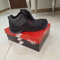 کفش ایمنی و کار