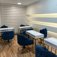 میزناخن+صندلی استادکار+صندلی مشتری+استند لاک