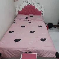 تخت خواب نوجوان دخترانه  رنگ سفید با تاج صورتی|تخت و سرویس خواب|رودهن, |دیوار