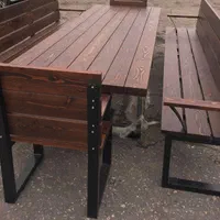 چهار پایه فلزی همراه با میز پایه فلزی