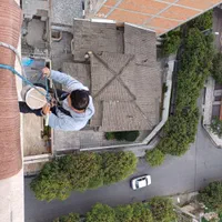 اب بندی در ارتفاع ساختمان سنگ سیمان با عایق رطوبت|خدمات پیشه و مهارت|چالوس, |دیوار