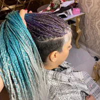 خدمات و اموزش کاشت ناخن اموزش بافت مو اکستنشن مژه|خدمات آرایشگری و زیبایی|فردیس, فردیس|دیوار