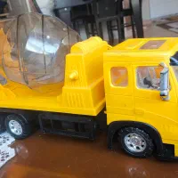 اسباب بازی کامیون و شمشیر و زره