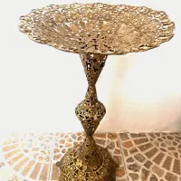 میوه خوری کنار سالنی برنز