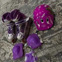 اسکیت سایز متغیر همراه با تجهیزات در حد نو