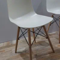 صندلی پایه چوبی