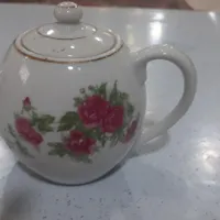 ۲ قندان گل قرمزی قدیمی و یک قوری کوچک دونفره|اشیا|مسجد سلیمان, |دیوار