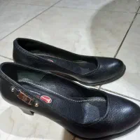 کفش نو چرم زنانه و کتونی نایک مردانه