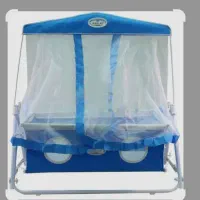 تخت چوبی و گهواره