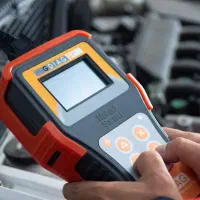 شاگرد  باطری ساز یا برق خودرو