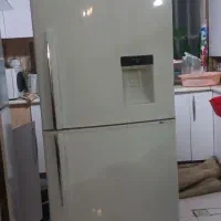 یخچال آیسان