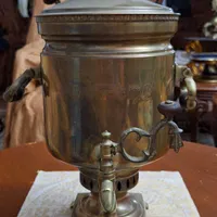 مجسمه و وسایل برنزی