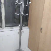 چوب لباسی ایستاده