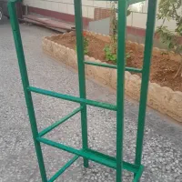 چهارپایه فلزی