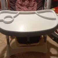 صندلی غذا فوقالعاده  و تمیز