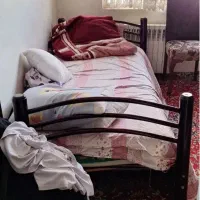 تخت اهنی