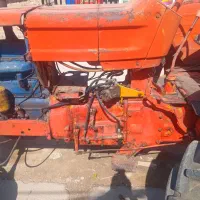 یک دستگاه تراکتور