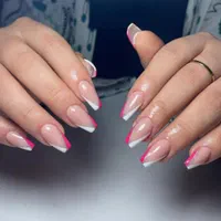 کاشت ناخن و آموزش