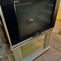 تلوزییون و میز