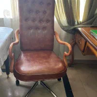 میز مدیریت وصندلی نیم ست اداری چرم