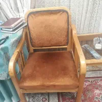 یک دست راحتی ۷نفره به همراه میز وسط سالم ،محکم