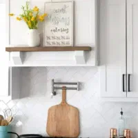 خانم جهت امور منزل