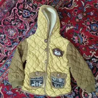 کاپشن و لباس و‌کفش بچگانه