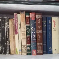 تعدادی کتاب بفروش میرسد