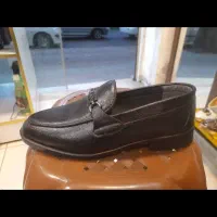 فروش ۲۴۰ جفت کفش بصورت یکجا و کلی به نصف قیمت