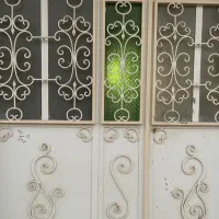 درب ساختمان در حد نو