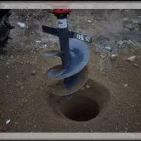 کندن چاله درخت بامته تراکتوری