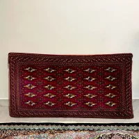 یک جفت پشتی دست بافت