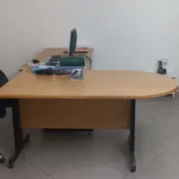 میز اداری یا منشی در حد خیلی نو|مبلمان اداری|شیراز, زرهی|دیوار