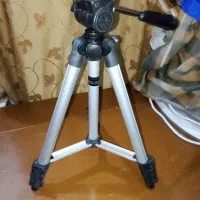 سه پایه نگهدارنده دوربین عکاسی