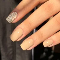 خدمات وآموزش کاشت ناخن وپارافین تراپی|خدمات آرایشگری و زیبایی|شاهینشهر, سعدی جنوبی|دیوار