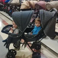 کالسکه دوقلو