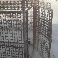 قفس قدیمی محکم