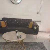 فروش مبل ۷ نفره همراه با میز وسط و دو تا عسلی