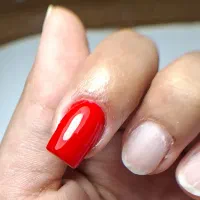نیازمند مدل کاشت ناخن
